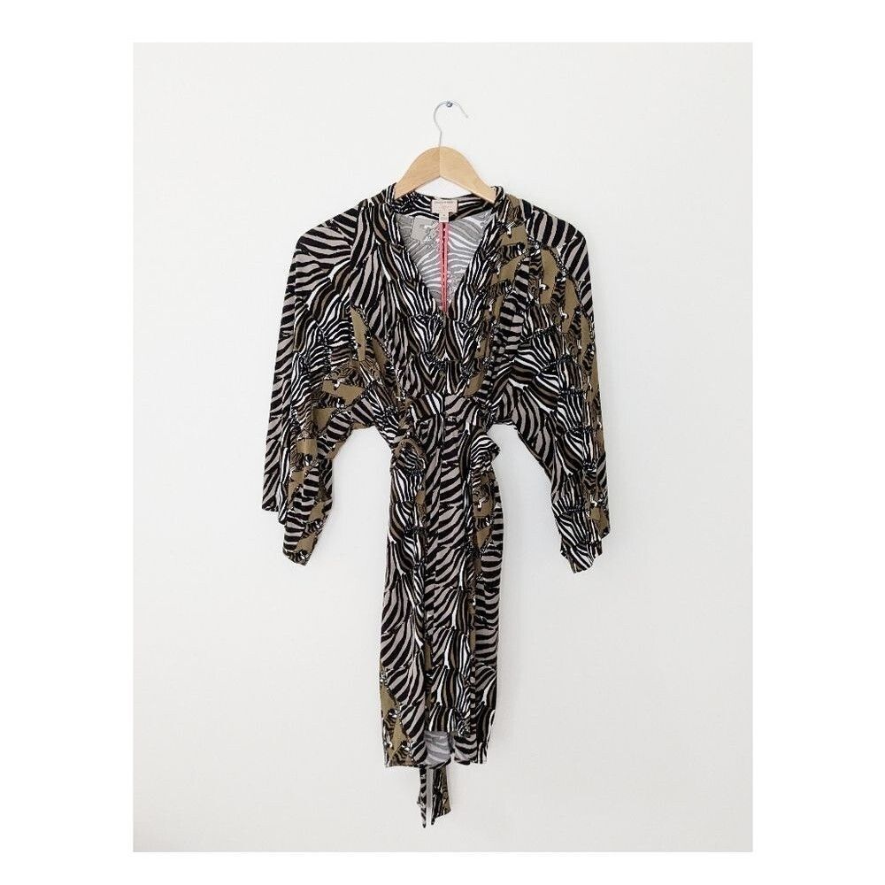 Banana Republic x Issa London Zebra Print Jersey Kimono Wrap Dress - Picture 2 of 8